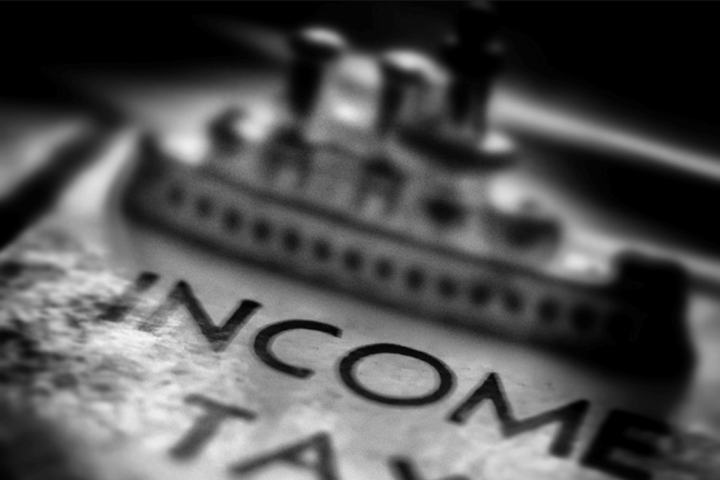 U.S. top one percent of income earners hit new high in 2015 amid strong economic growth