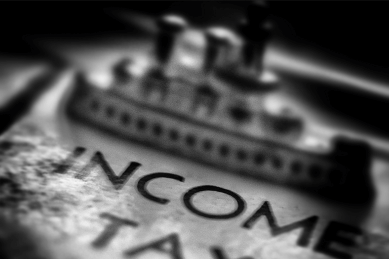 U.S. top one percent of income earners hit new high in 2015 amid strong economic growth